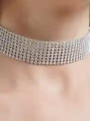 Серебряный чокер на шею со стразами