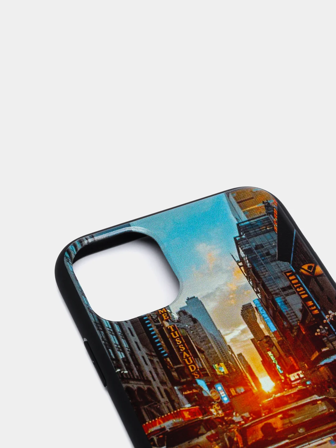 Светло-оранжевый чехол для iPhone 11