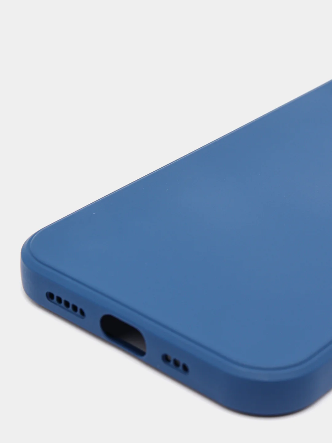 Синий чехол с бархатом внутри и вырезами под защиты камеры Iphone 12 PRO