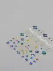 Приглушённый хаки слайдеры для дизайна ногтей