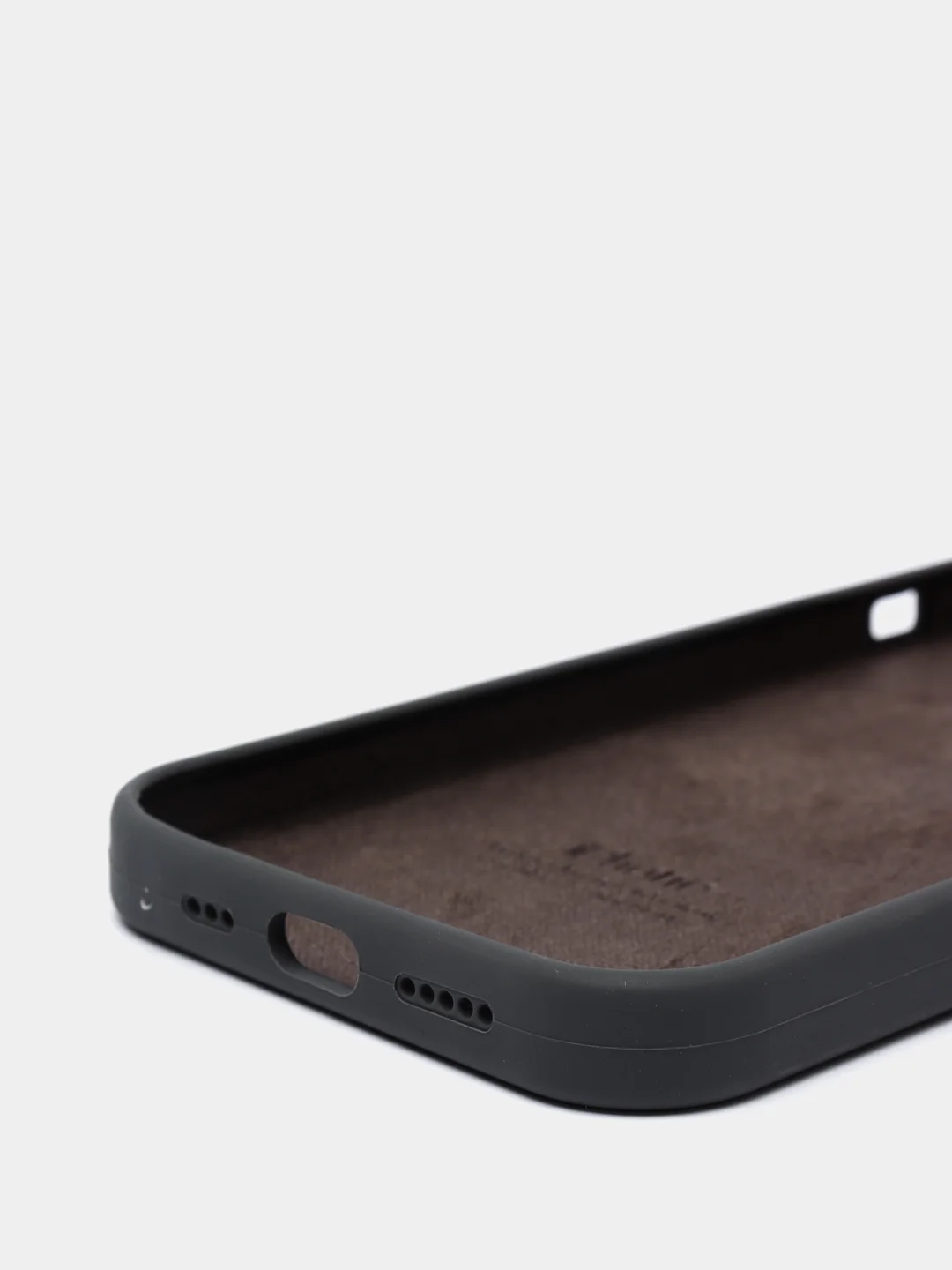 Угольный чехол для iPhone 13 Silicone Case закрытый низ с логотипом