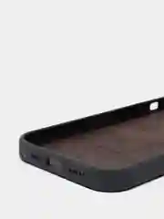 Угольный чехол для iPhone 13 Silicone Case закрытый низ с логотипом