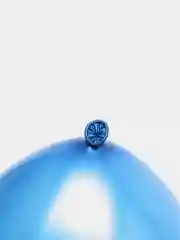 Синий воздушный шар