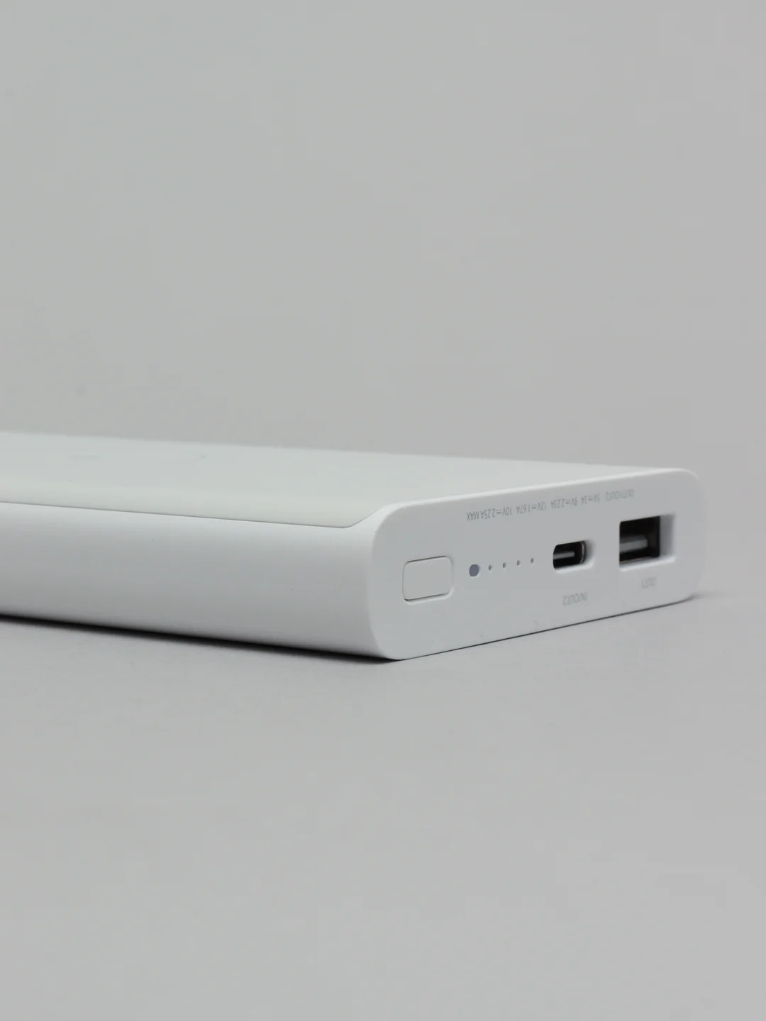 Белый внешний аккумулятор Xiaomi Mi Wireless 10000 mAh 10W WPB15PDZM