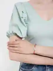 Алый браслет красная нить "Исполнение желаний" с кулоном