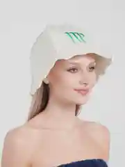 Шапка с вышивкой "Дева"