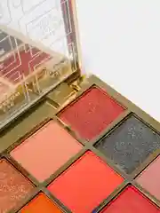 Розовый фееричная палетка теней для век с блестящими и матовыми оттенками, 15 цв. - Lameila