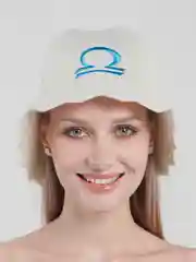 Шапка с вышивкой "Весы"