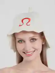 Шапка с вышивкой "Лев"