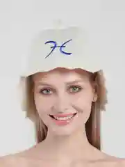 Шапка с вышивкой "Рыбы"