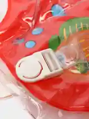 Красный круг на шею для купания новорожденных, с погремушкой
