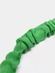 Зеленый садовый шланг для полива