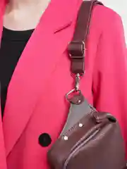 Бордовый сумка поясная, отдел на молнии, регулируемый ремень
