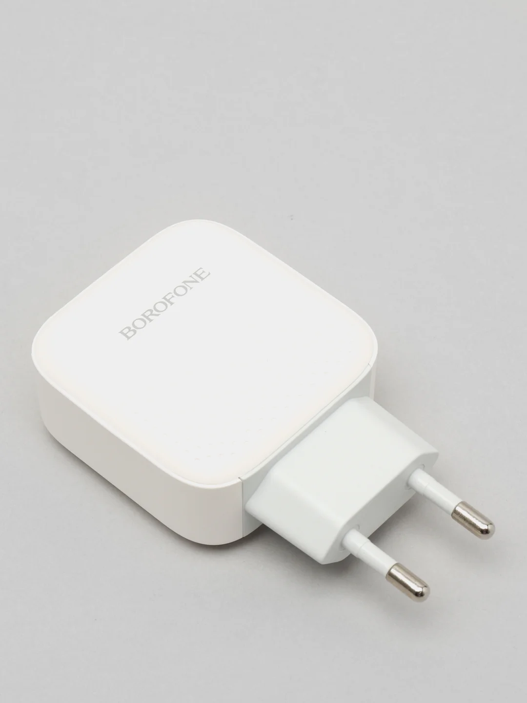 Белый зарядное устройство Borofone BA46A USB + Type-C PD (быстрая зарядка 3.0, 3A, 18W)