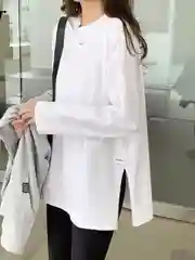 Лонгслив белого цвета