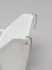 Белый кормушка для маленьких птиц