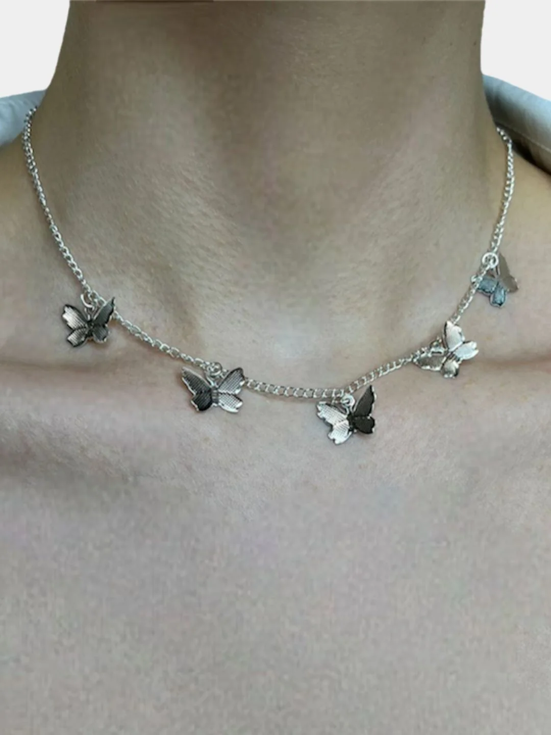Серебряный ожерелье женское на шею "Бабочки"