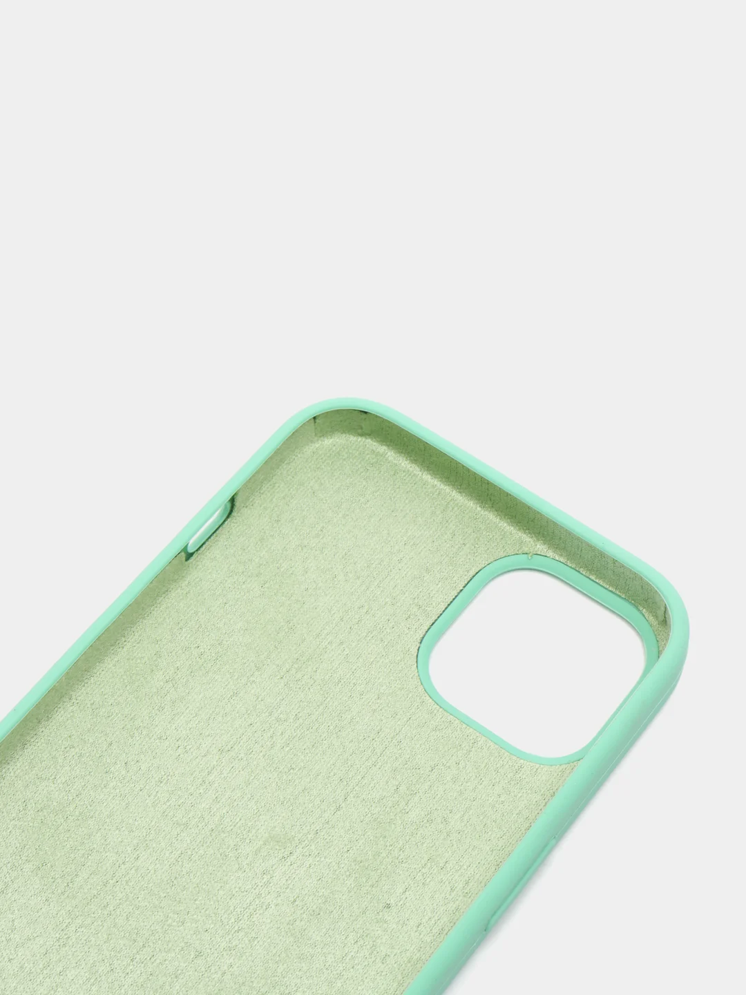 Мятный чехол Silicone Case для iPhone 13 с закрытым низом