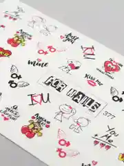 Слайдер для дизайна ногтей Love, на белый фон