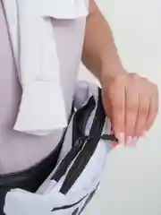 Белый сумка поясная с принтом через плечо
