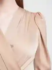 Бежевый платье атласное