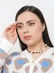 Белый чокер - цепочка на резинке 40 см HANDE MADE