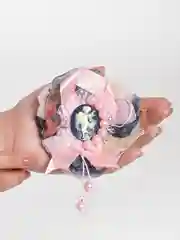 Конфетный текстильная брошь