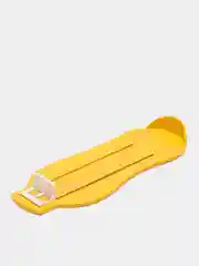 Желтый линейка для измерения стопы