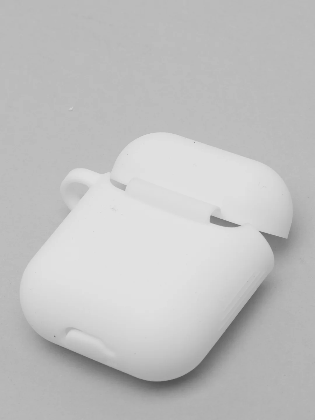 Белый силиконовый чехол для AirPods 1 и AirPods 2