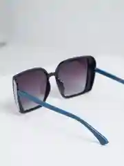 Солнцезащитные женские очки