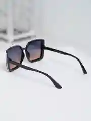 Черный солнцезащитные очки