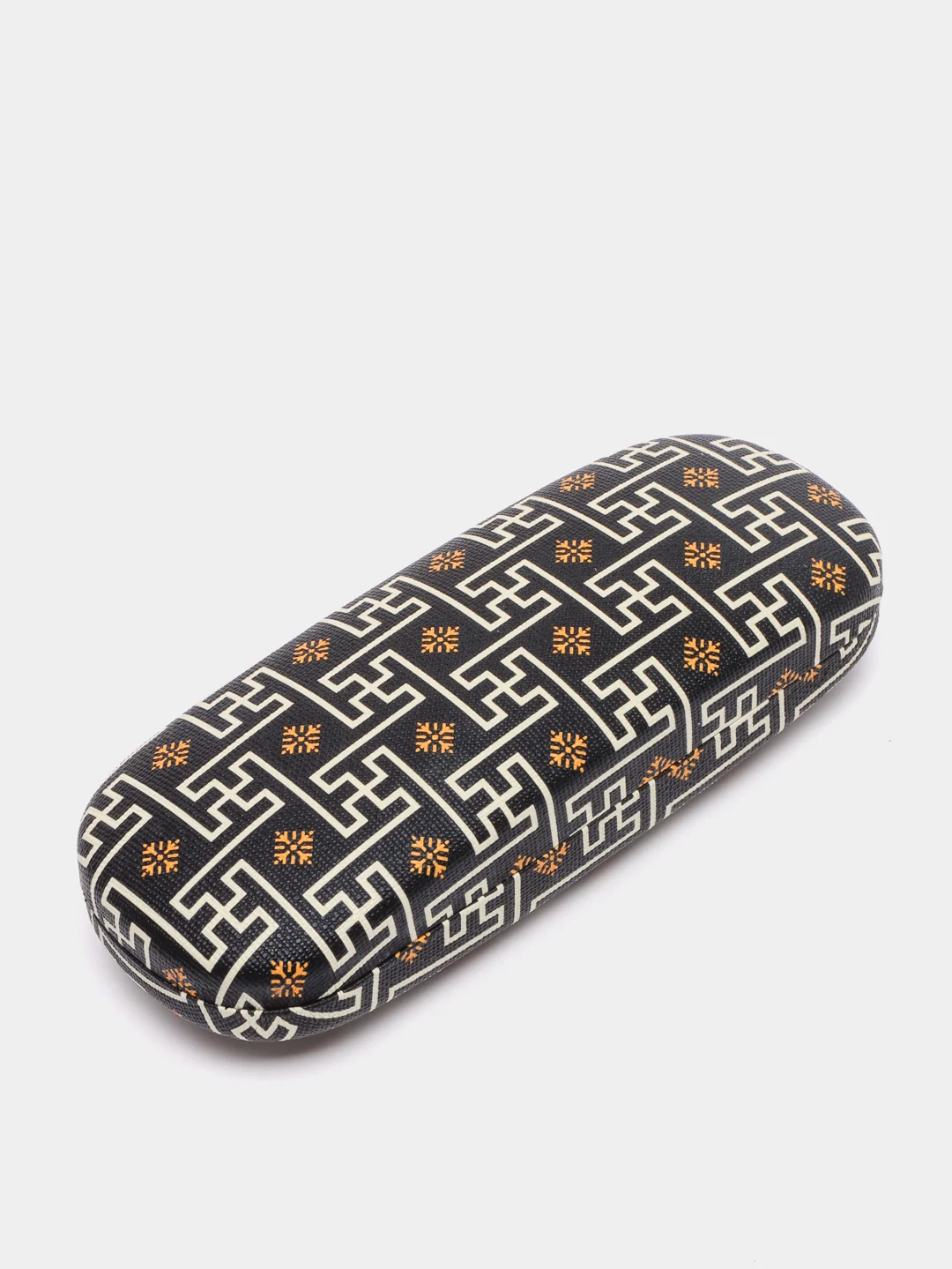Черный футляр для очков