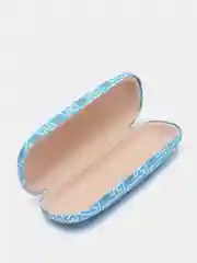 Голубой футляр для очков