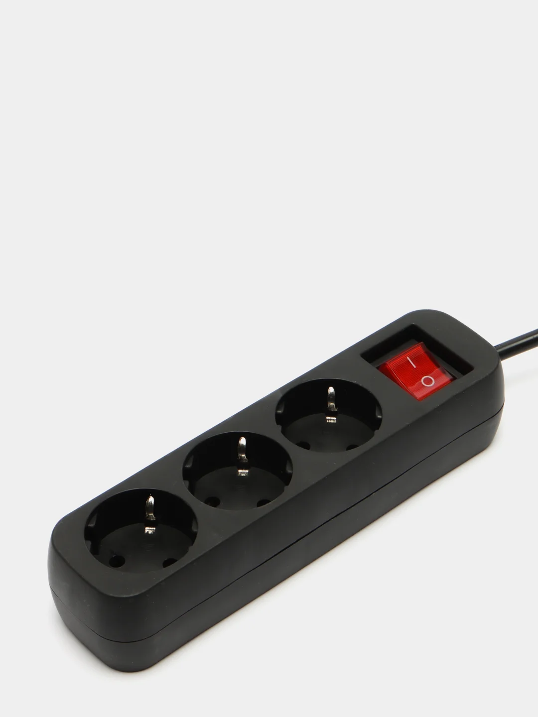 Удлинитель с заземлением Defender G330, 3,0 м, 3 розетки