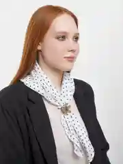 Белый брошь-зажим