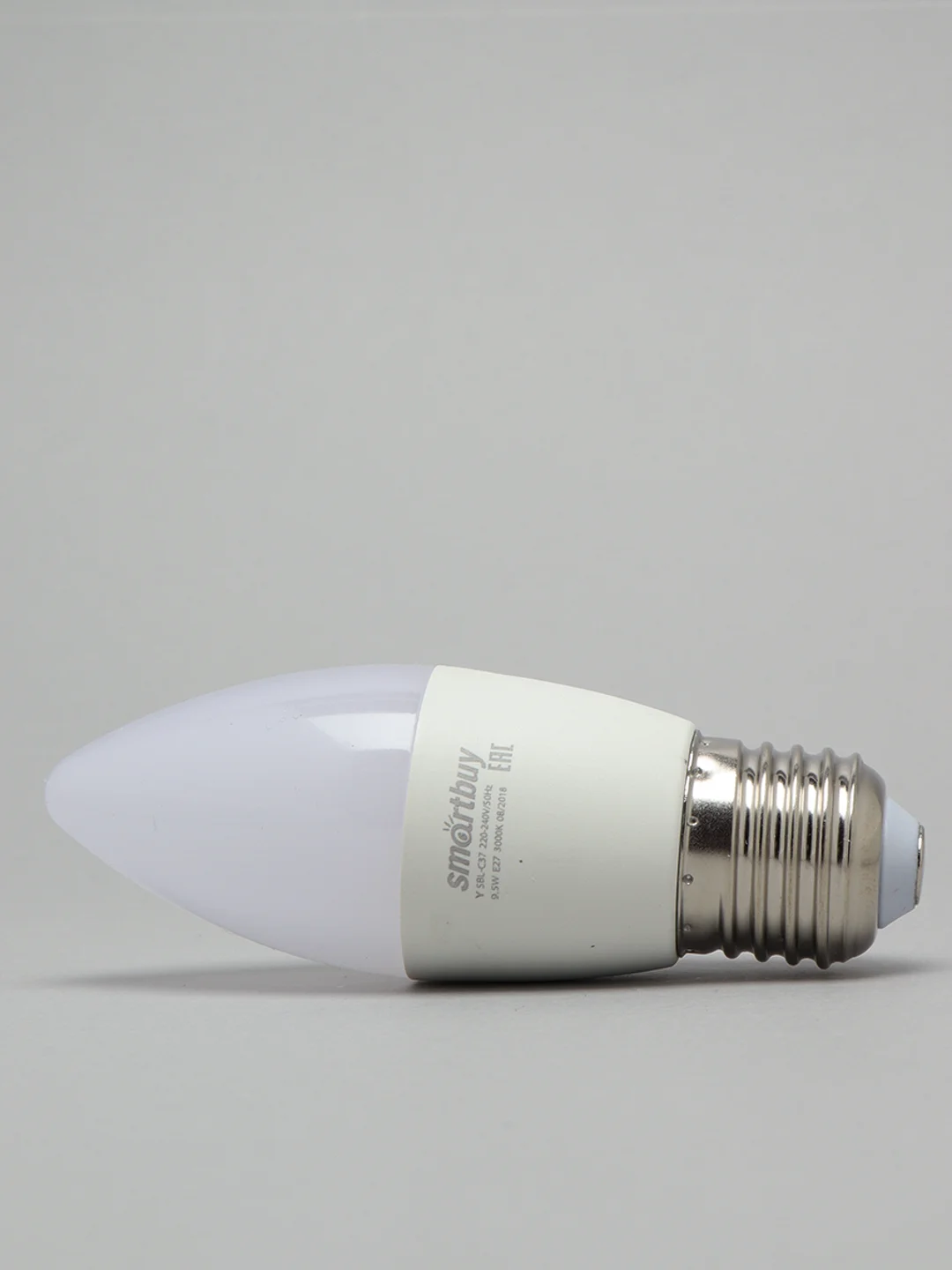 Светодиодная LED лампа Smartbuy-С37-9,5W/3000/E27, теплый свет
