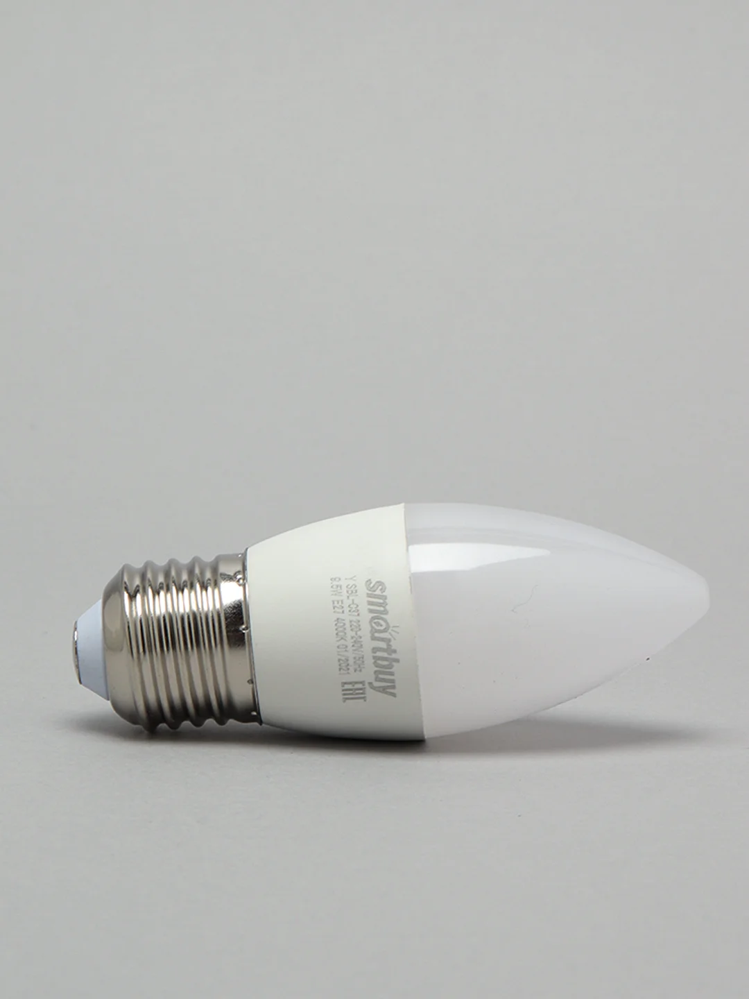 Светодиодная LED Лампа Smartbuy-С37-9,5W/4000/E27, дневной свет