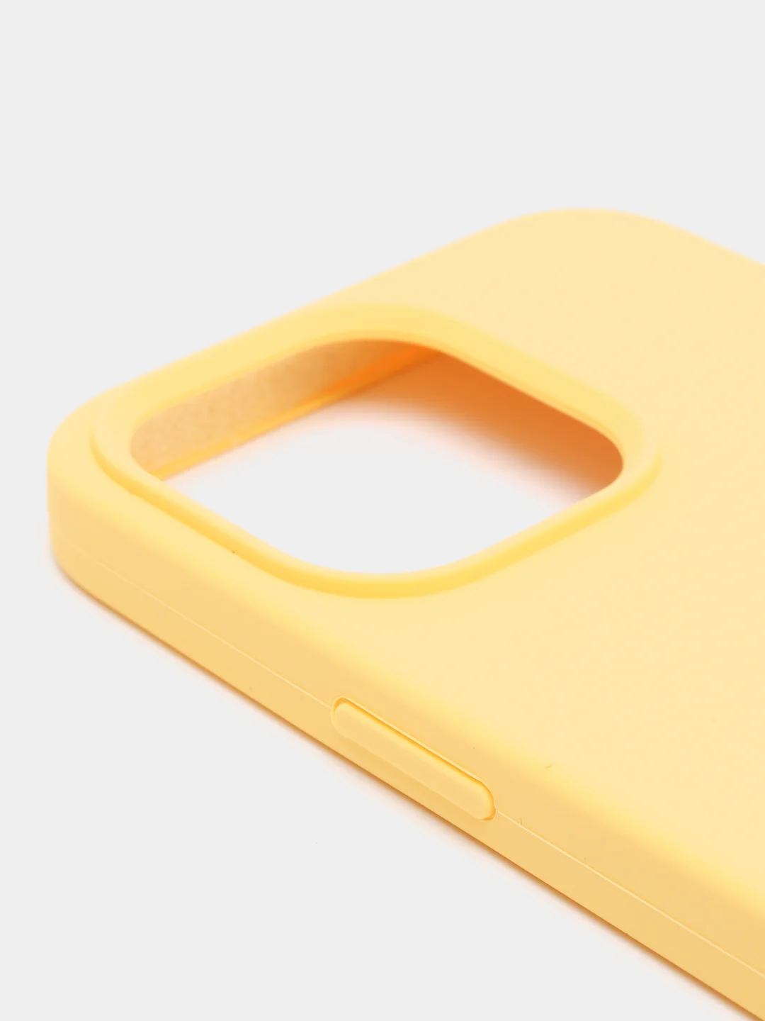 Желтый чехол Silicone Case для iPhone 13 Pro с закрытым низом