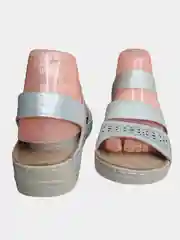 Белый женские босоножки "Великан"