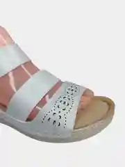 Белый женские босоножки "Великан"