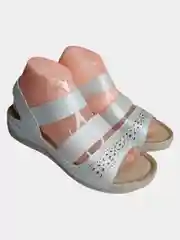 Белый женские босоножки "Великан"