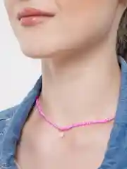 Розовый чокер из бисера с сердечком