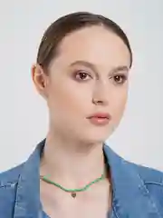 Зеленый чокер из бисера с сердечком