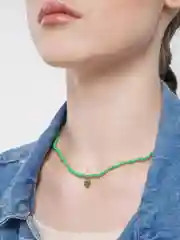 Зеленый чокер из бисера с сердечком