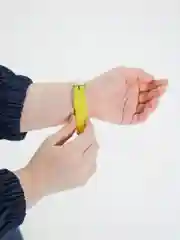Желтый часы детские, с силиконовым ремешком