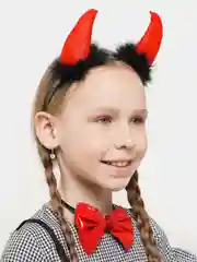 Красный карнавальный ободок