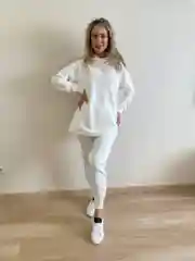 Белый костюм спортивный женский