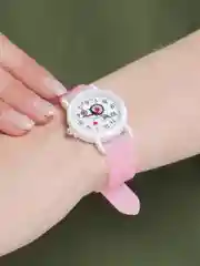 Розовый кварцевые часы