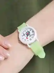 Салатовый кварцевые часы