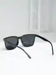 Очки солнцезащитные